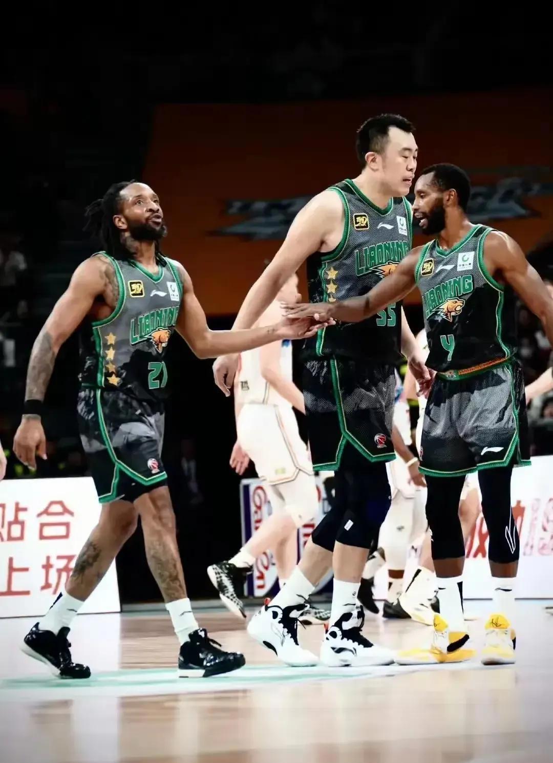 东北老牌球队迎来强援！2国脚+1外援加盟，百场旧将回归，全力保级的简单介绍