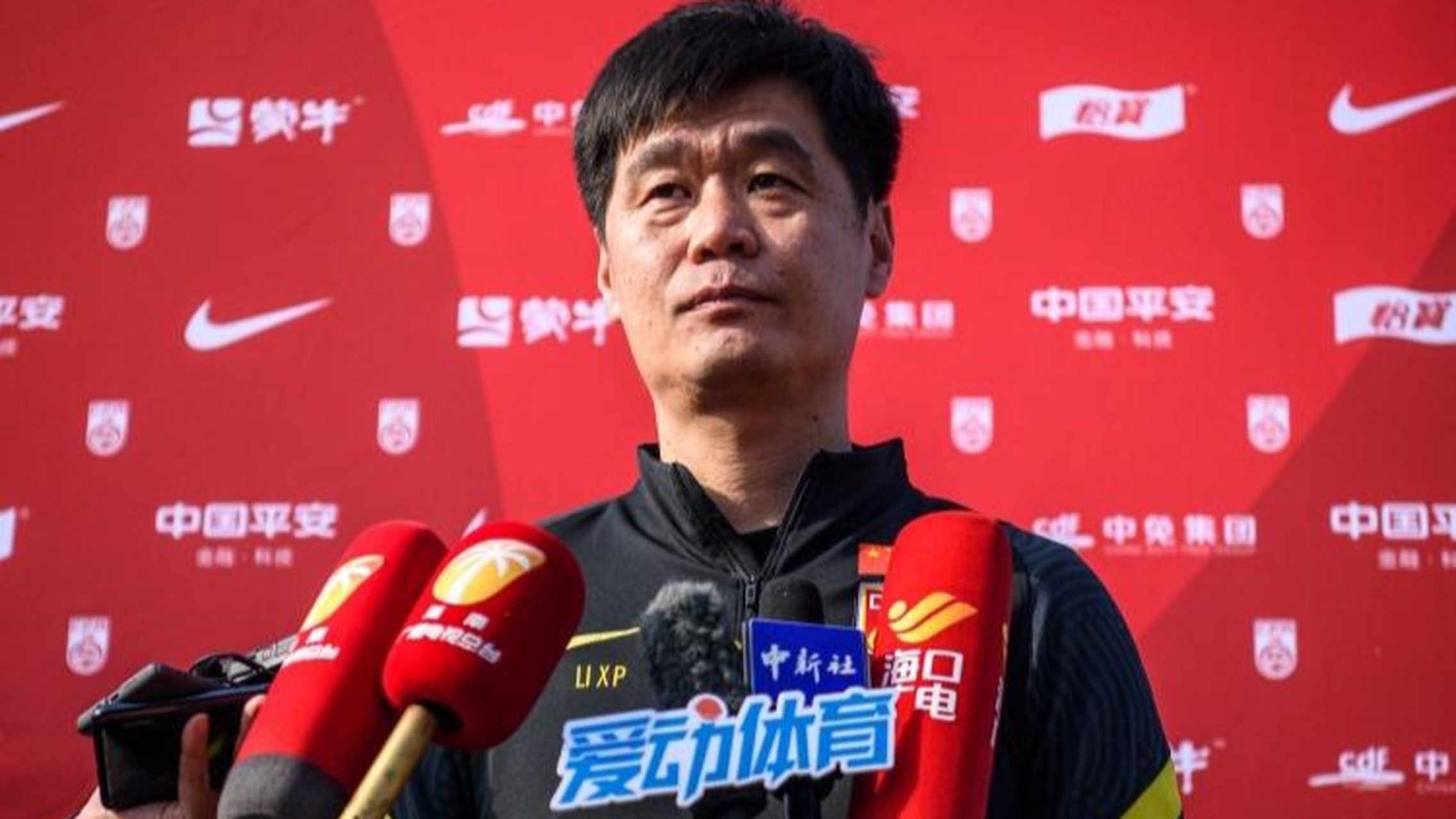 关于足球报:国足选帅是当务之急新帅无疑面临极大的考验的信息