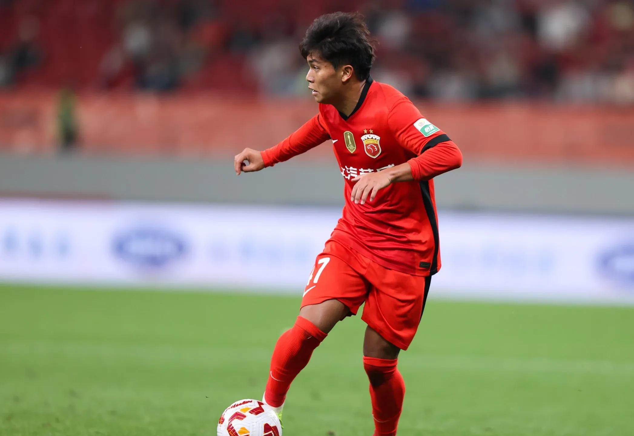 随着海港3-0！中超大变天，国安半程冠军：5队保级，王钰栋射手榜第3