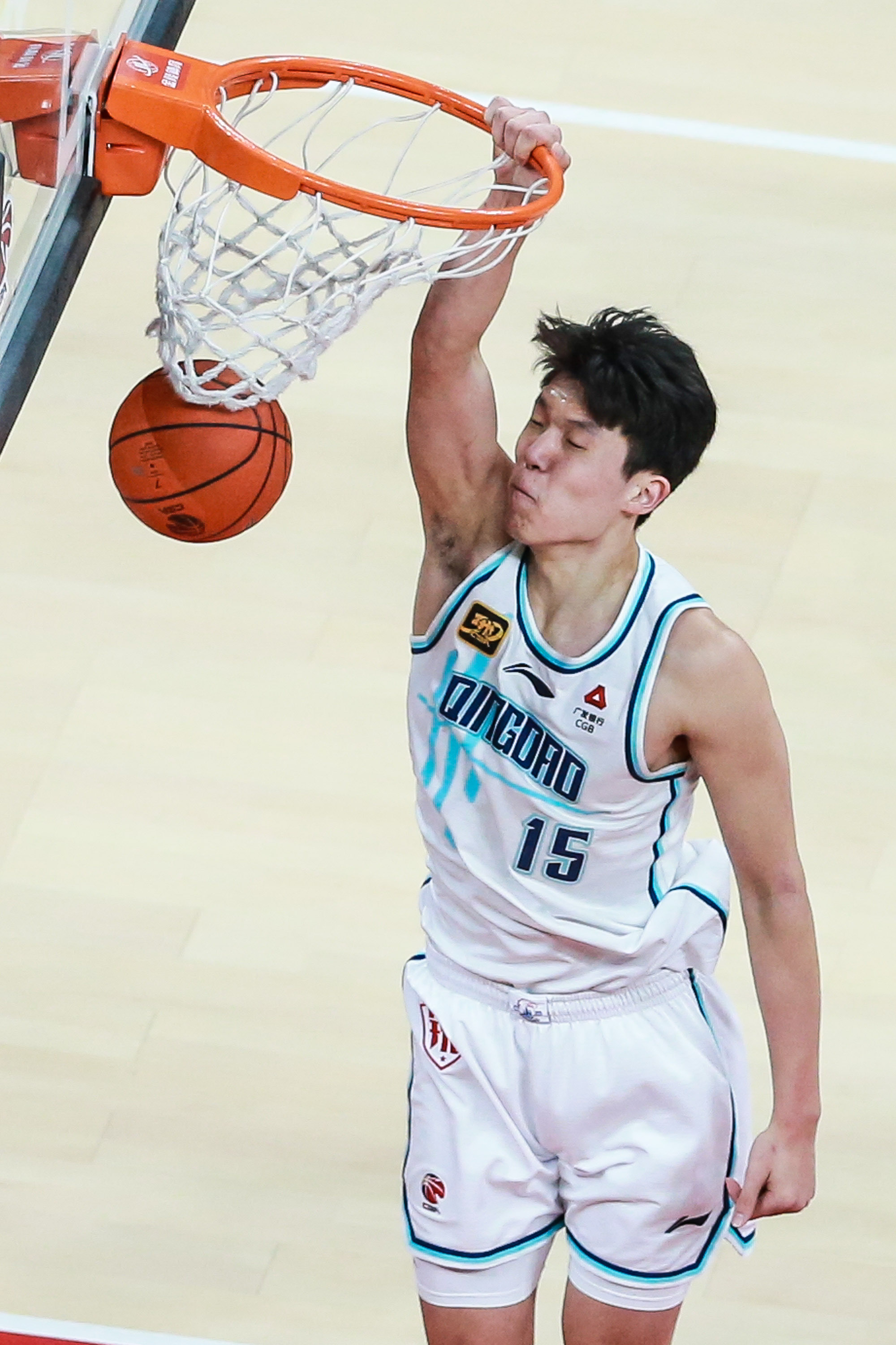 包含俱乐部杯-米奇26+17青岛胜同曦林崴19分的词条