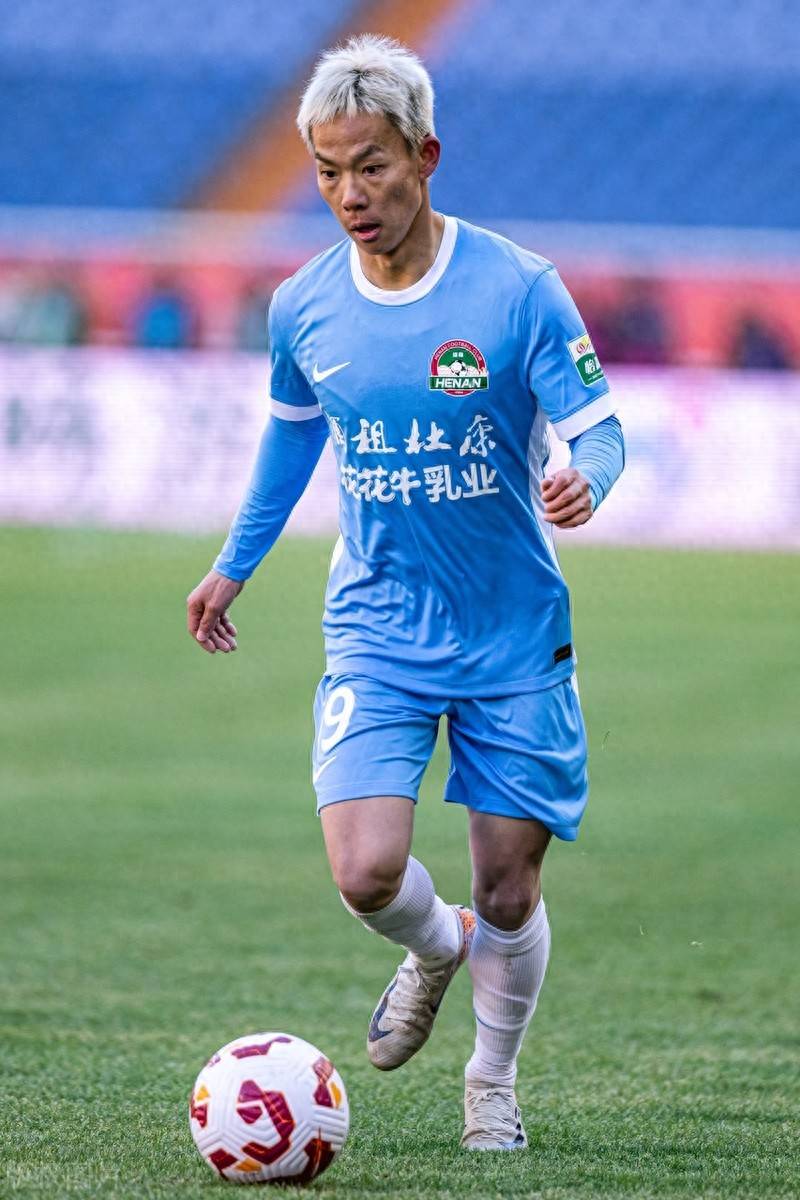 包含比赛中出现关键时刻，球员拼尽全力争胜的词条